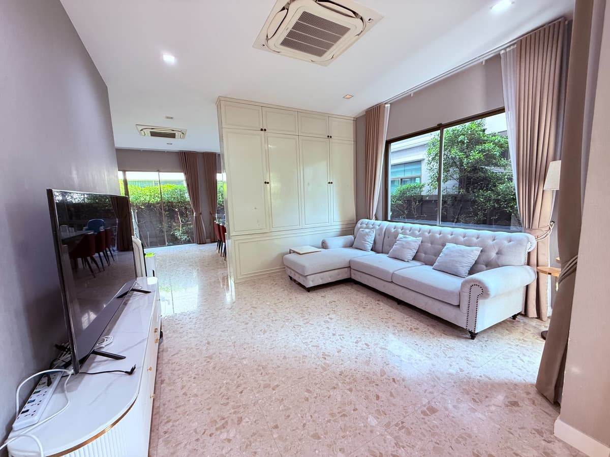 Grand Bangkok Boulevard Srinakarin ( แกรนด์ บางกอก บูเลอวาร์ด ศรีนครินทร์ )