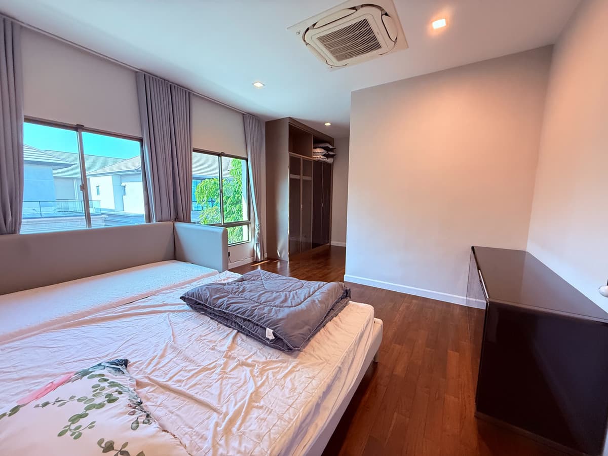 Photos