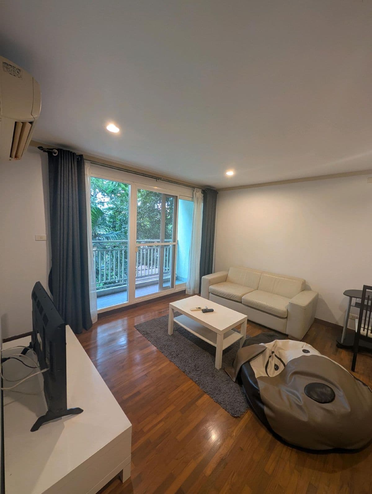 Baan Siri Sathorn Yen Akat ( บ้าน สิริ สาทร เย็นอากาศ )