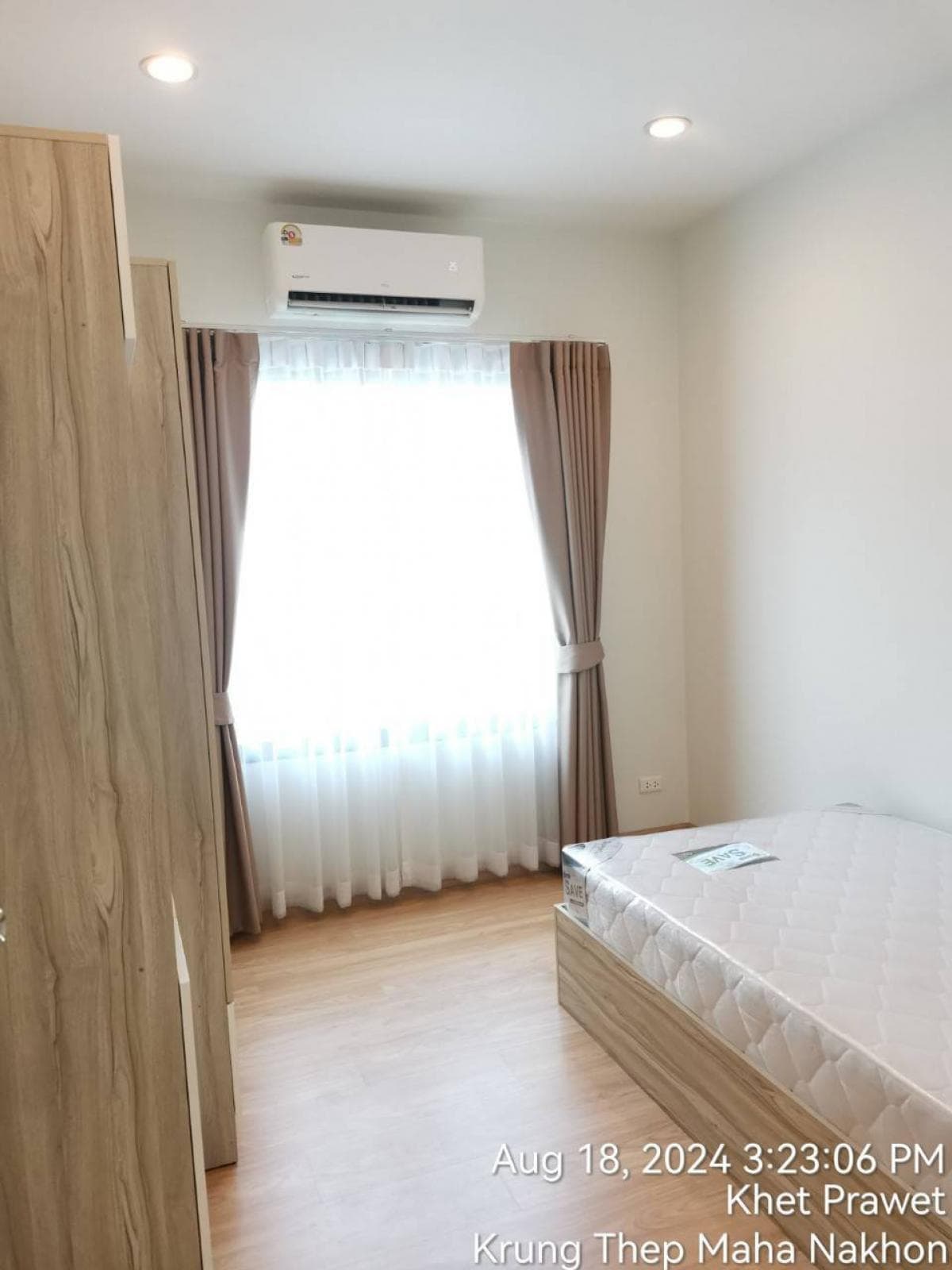 Photos