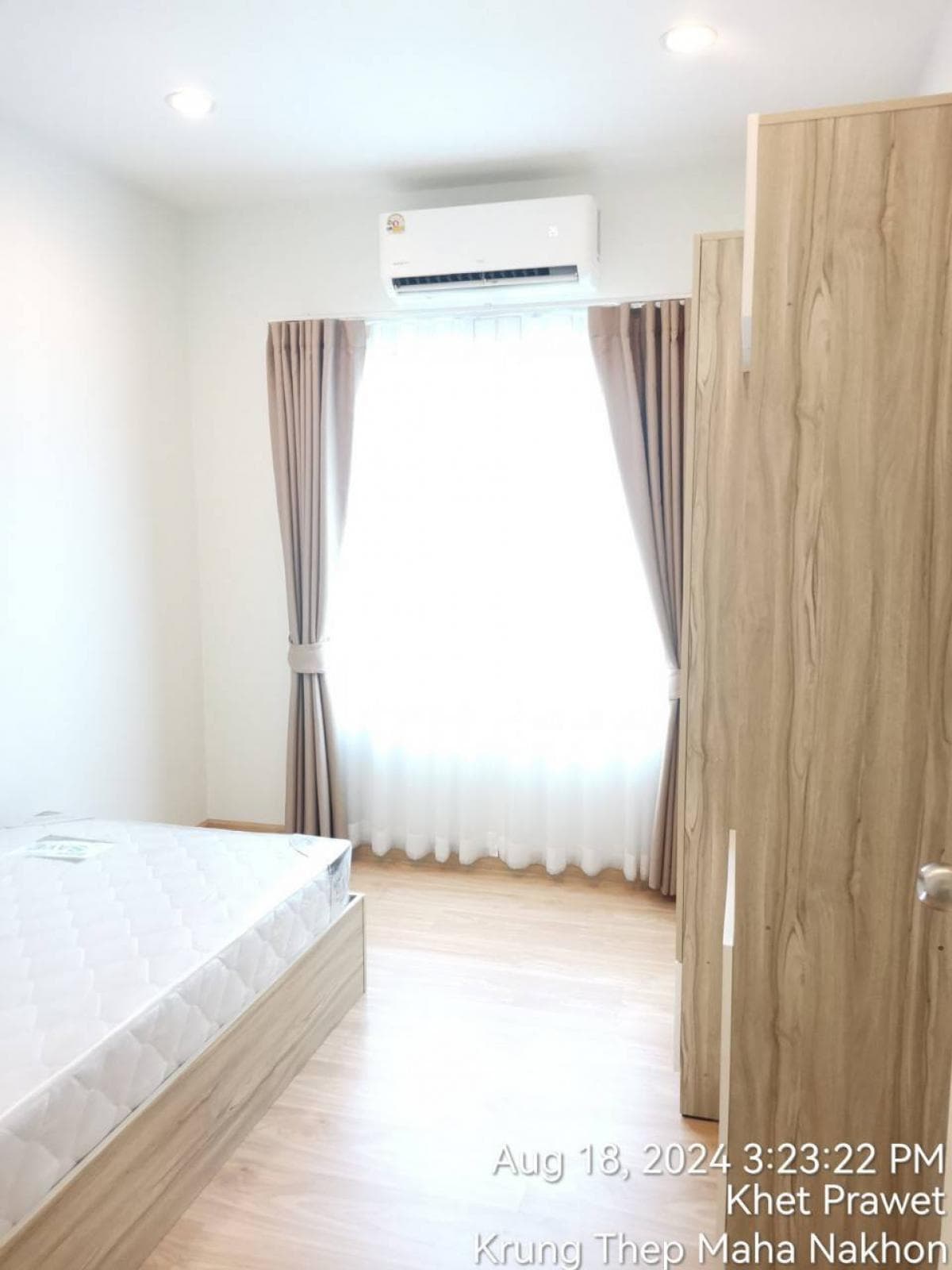 Photos